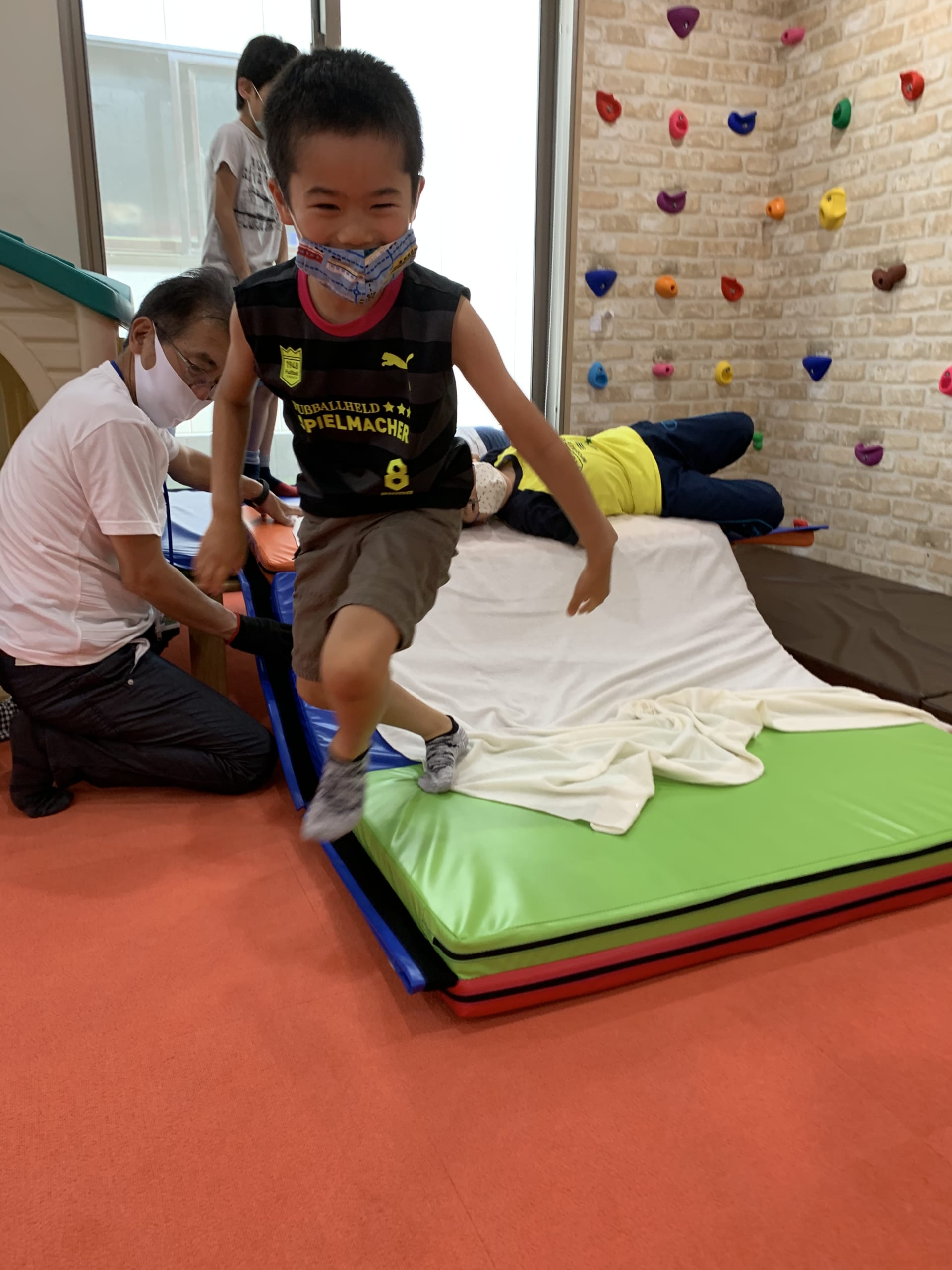 C633D9BF-2222-4716-98CB-9D6000B88AAE