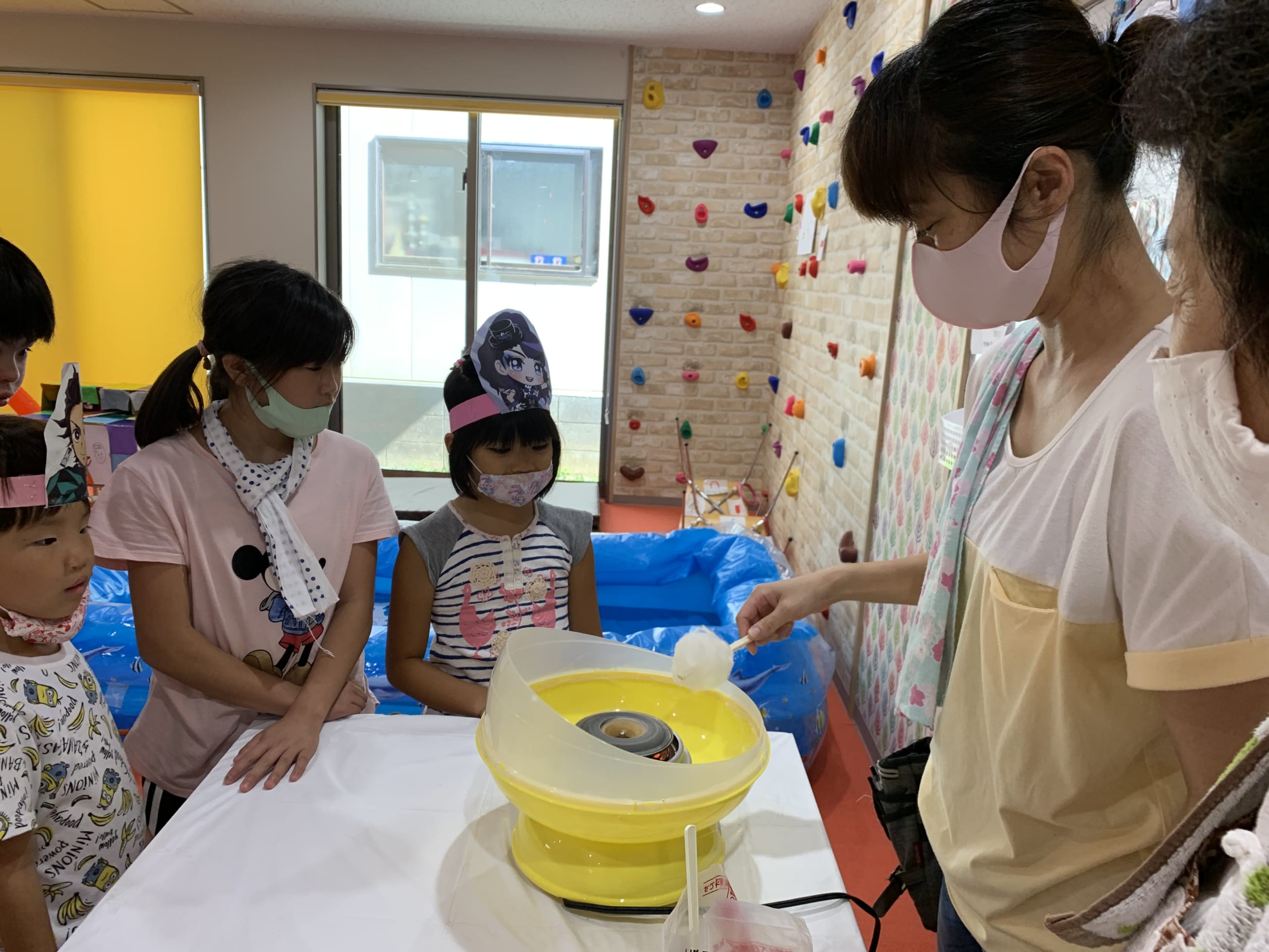 E85EA3EF-F5A7-4AA3-885B-4B3BE6FADFFD